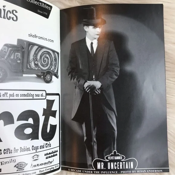 Velvet Hammer Burlesque 2005 Playbill Souvenir - Picture 10 of 12